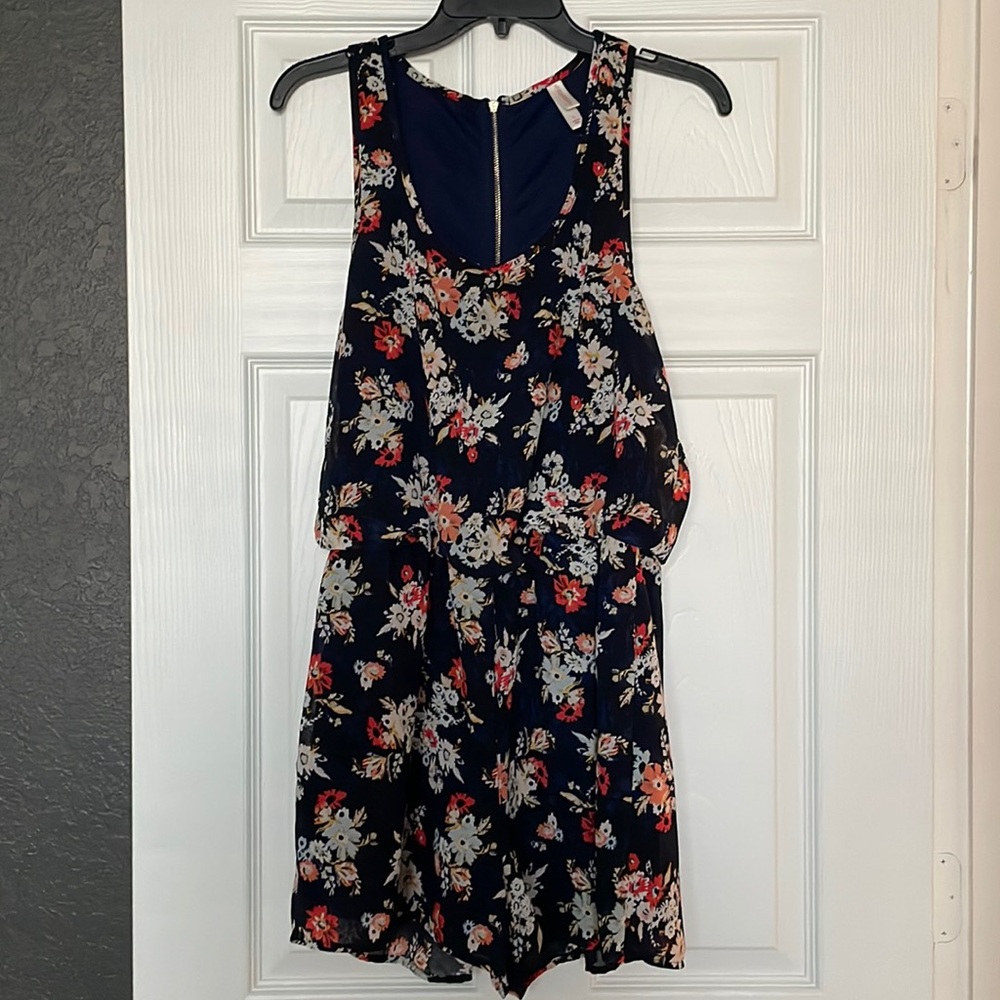 Xhilaration - Floral Romper with exposed zipper - racer back - large - NWOT